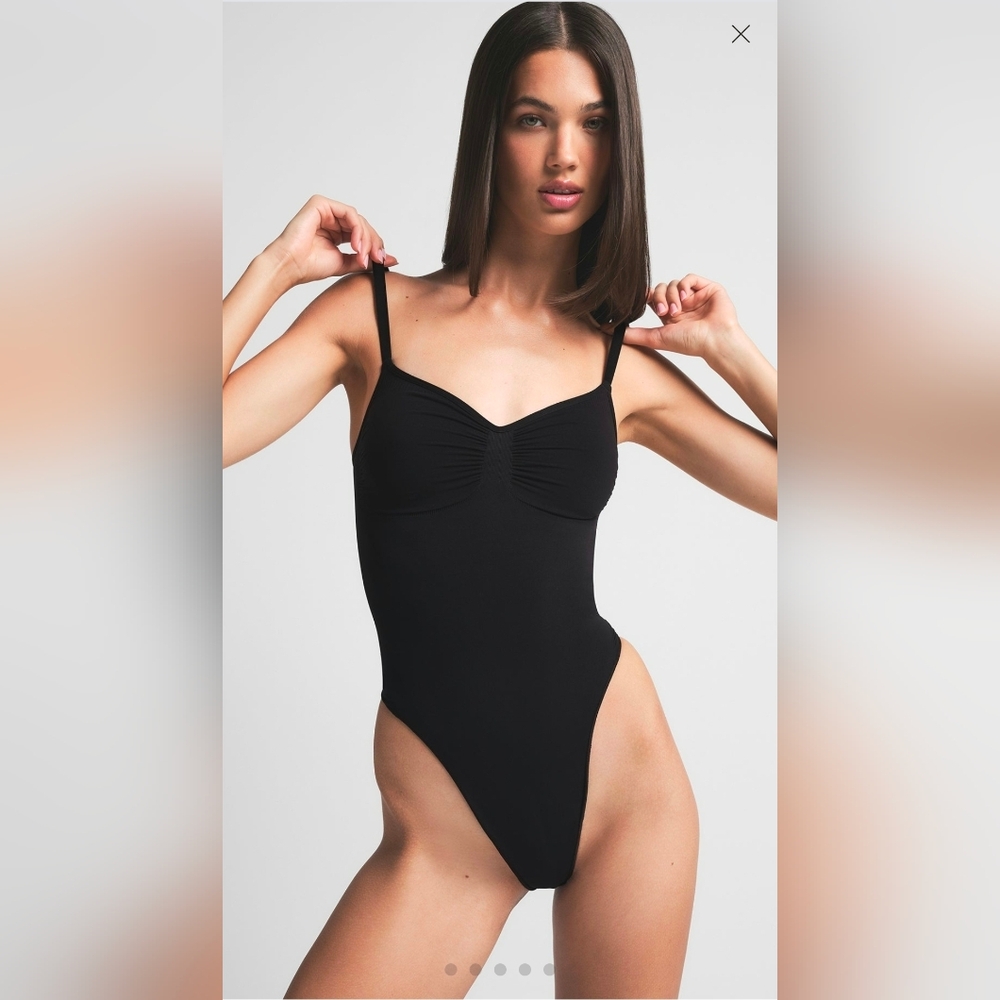 NIB SKIMS Onyx Scoop Neck Thong Bodysuit Small